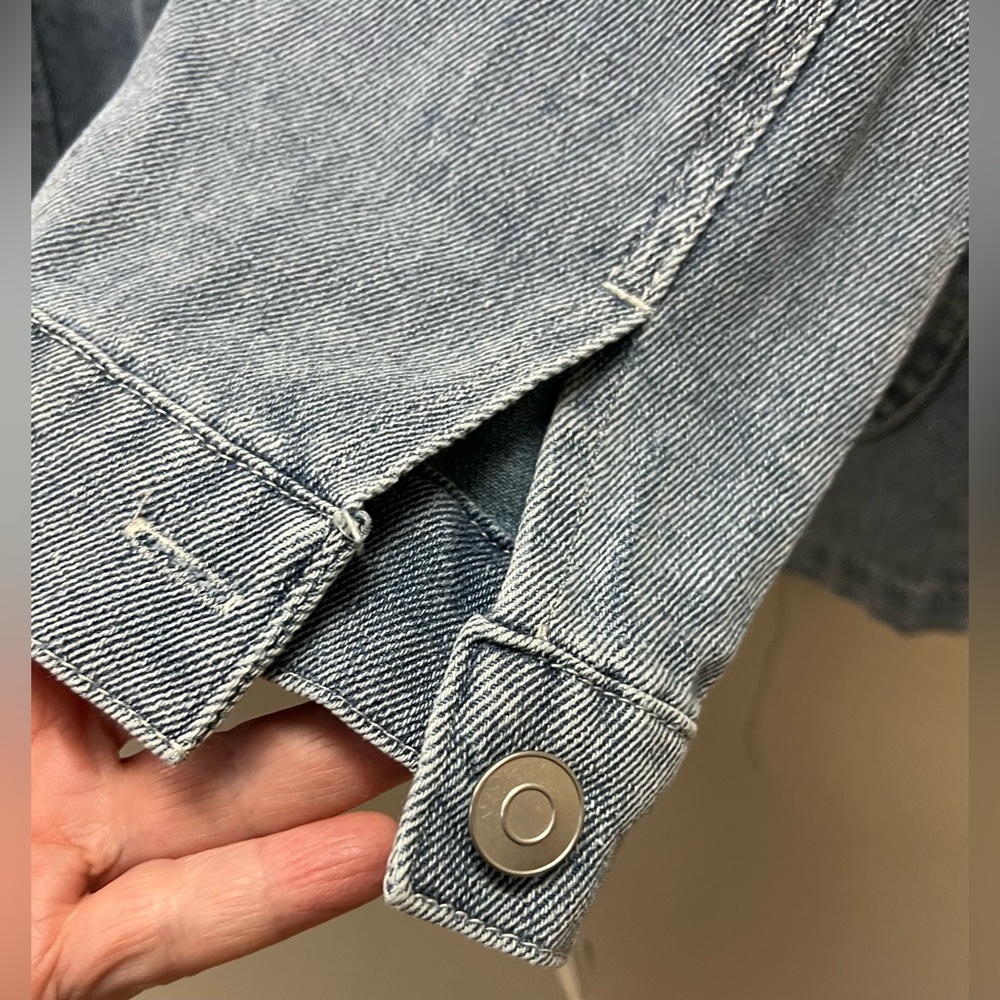 Ultra Flirt - Large - New With Tags - Light Blue Denim Barn Jacket  Cream Label - Picture 6 of 9